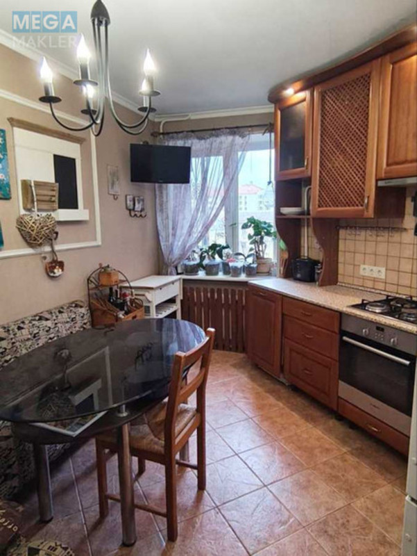 Оренда 2 кімнатної квартири, <a class="location-link" href="/kiev/" title="Недвижимость Київ">Київ</a>, <a class="location-link" href="/kiev/podolskij/" title="Недвижимость Подільський район">Подільський р-н</a>, Нижній Вал вул., 41 (изображение 1)