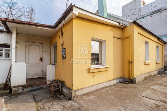 Продаж дома, 1&nbsp; поверх, 60,50&nbsp;кв.м, 3&nbsp;кімнати, ділянка 6,90&nbsp;соток, <a class="location-link" href="/kiev/" title="Недвижимость Київ">Київ</a>, <a class="location-link" href="/kiev/solomenskij/" title="Недвижимость Солом'янський район">Солом'янський р-н</a>, Кринична вул., 30 (изображение 1)