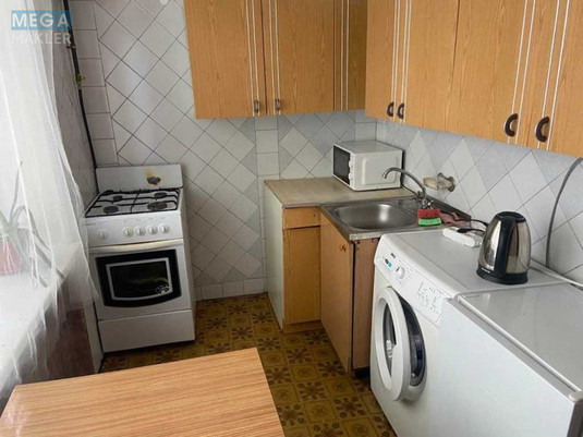 Оренда 2 кімнатної квартири, <a class="location-link" href="/kiev/" title="Недвижимость Київ">Київ</a>, <a class="location-link" href="/kiev/pecherskij/" title="Недвижимость Печерський район">Печерський р-н</a>, Правобережна вул., 3 (изображение 1)