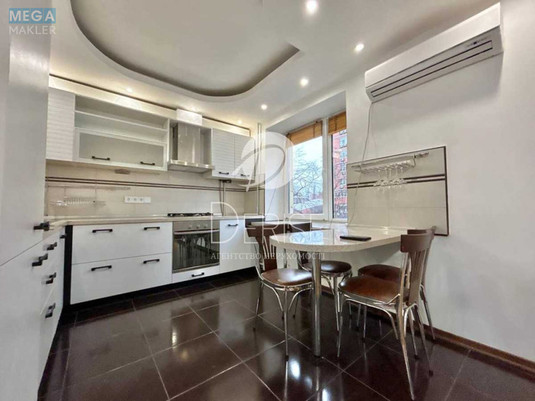 Продаж 1 кімнатної квартири (41/31/8), 2 пов. 9 пов. будинку, <a class="location-link" href="/kiev/" title="Недвижимость Київ">Київ</a>, <a class="location-link" href="/kiev/pecherskij/" title="Недвижимость Печерський район">Печерський р-н</a>, Предславинська вул., 51 (изображение 1)