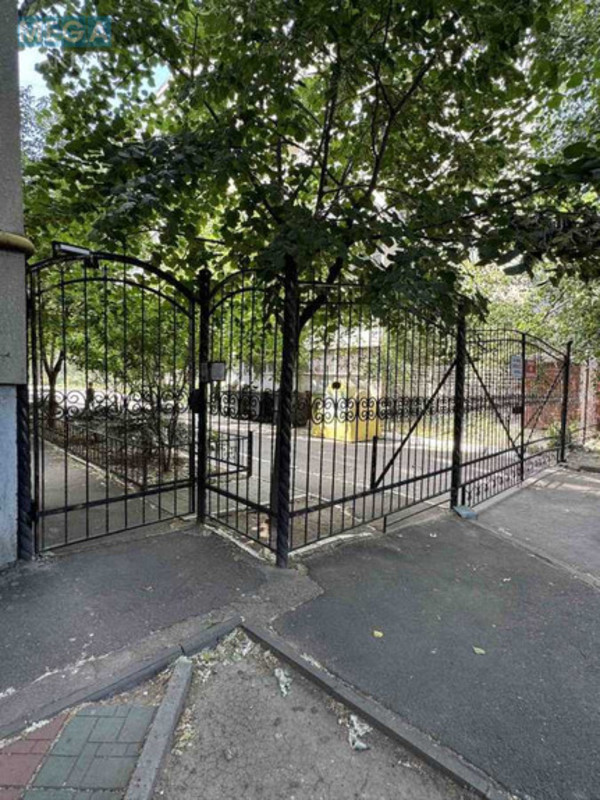 Продаж 3 кімнатної квартири (90/45/25), 8 пов. 10 пов. будинку, <a class="location-link" href="/odessa/" title="Недвижимость Одеса">Одеса</a>, <a class="location-link" href="/odessa/primorskij/" title="Недвижимость Приморський район">Приморський р-н</a>, Сергея Ядова (изображение 1)