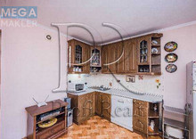 Продаж 2 кімнатної квартири (90/42/15), 5 пов. 10 пов. будинку