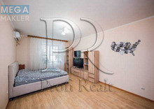 Продаж 1 кімнатної квартири (45/17/10), 8 пов. 17 пов. будинку