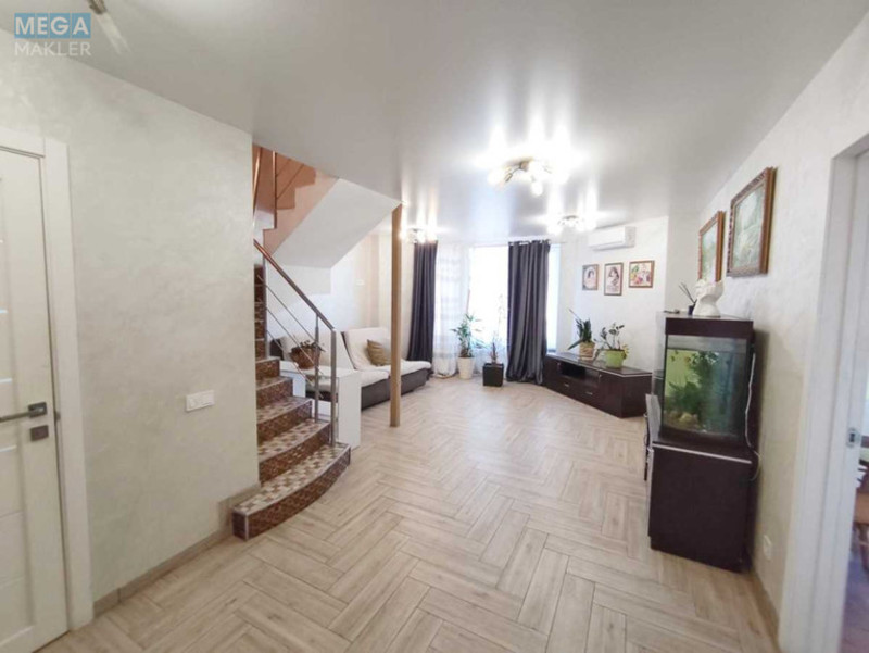 Продаж 3 кімнатної квартири (120/78/17), 9 пов. 11 пов. будинку, <a class="location-link" href="/sofievskaya-borshagovka/" title="Недвижимость Софіївська Борщагівка">Софіївська Борщагівка</a>, Миру, 50 (изображение 1)