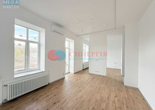 Продаж 2 кімнатної квартири (72/21/33), 5 пов. 6 пов. будинку