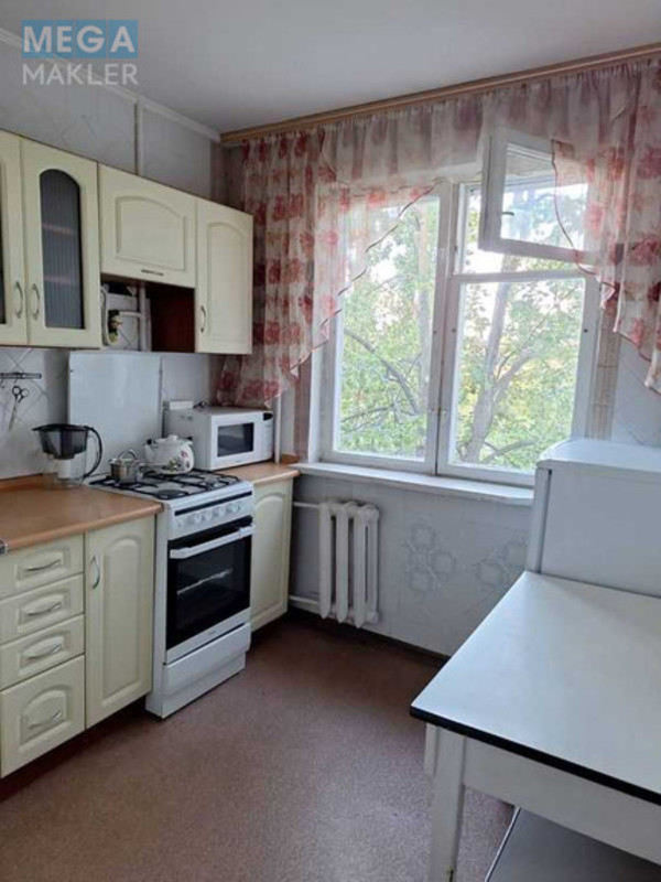 Продаж 2 кімнатної квартири (45/30/6), 4 пов. 5 пов. будинку, <a class="location-link" href="/kiev/" title="Недвижимость Київ">Київ</a>, <a class="location-link" href="/kiev/svyatoshinskij/" title="Недвижимость Святошинський район">Святошинський р-н</a>, Академіка Туполєва вул., 17 (изображение 1)