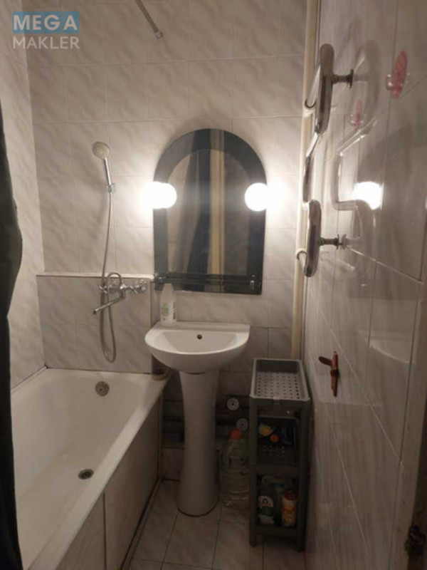 Оренда 2 кімнатної квартири, <a class="location-link" href="/kiev/" title="Недвижимость Київ">Київ</a>, <a class="location-link" href="/kiev/desnyanskij/" title="Недвижимость Деснянський район">Деснянський р-н</a>, Космонавта Волкова ул., 4 (изображение 1)