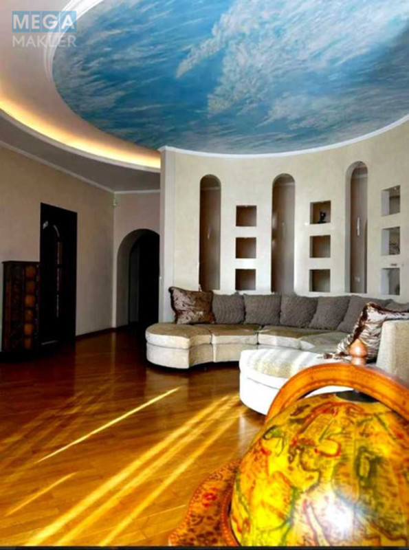 Оренда 4 кімнатні квартири, <a class="location-link" href="/kiev/" title="Недвижимость Київ">Київ</a>, <a class="location-link" href="/kiev/podolskij/" title="Недвижимость Подільський район">Подільський р-н</a>, Волоська вул., 12в (изображение 1)