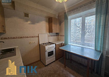 Продаж 2 кімнатної квартири (60/34/8), 3 пов. 9 пов. будинку