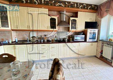 Продаж 3 кімнатної квартири (106/55/15), 5 пов. 9 пов. будинку