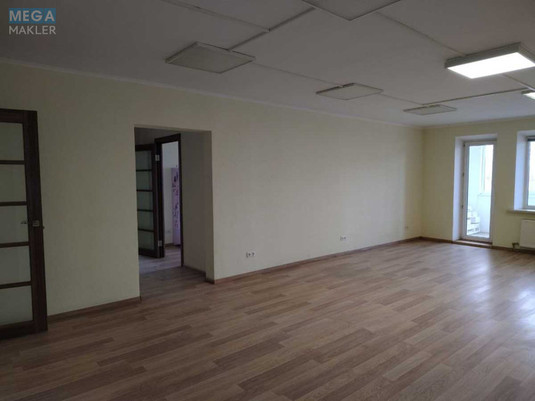 Оренда комерційної нерухомості, 124&nbsp;кв.м, под офис, <a class="location-link" href="/kiev/" title="Недвижимость Київ">Київ</a>, <a class="location-link" href="/kiev/dneprovskij/" title="Недвижимость Дніпровський район">Дніпровський р-н</a>, Георгия Тороповского ул., 37 (изображение 1)