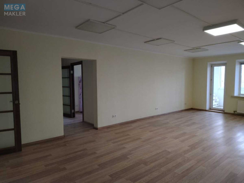 Оренда комерційної нерухомості, 124&nbsp;кв.м, под офис, <a class="location-link" href="/kiev/" title="Недвижимость Київ">Київ</a>, <a class="location-link" href="/kiev/dneprovskij/" title="Недвижимость Дніпровський район">Дніпровський р-н</a>, Георгия Тороповского ул., 37 (изображение 1)