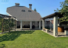 Продаж 4 кімнатної квартири (200/125/75), 2 пов. 2 пов. будинку