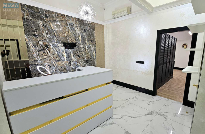 Оренда комерційної нерухомості, 73&nbsp;кв.м, под офис, <a class="location-link" href="/kiev/" title="Недвижимость Київ">Київ</a>, <a class="location-link" href="/kiev/pecherskij/" title="Недвижимость Печерський район">Печерський р-н</a>, Круглоуниверситетская ул., 14 (изображение 1)