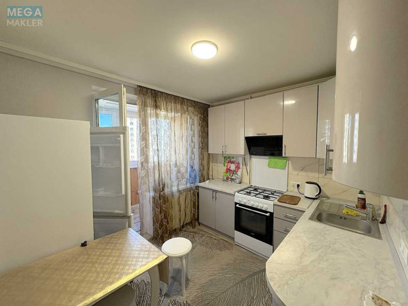 Оренда 1 кімнатної квартири, <a class="location-link" href="/kiev/" title="Недвижимость Київ">Київ</a>, <a class="location-link" href="/kiev/solomenskij/" title="Недвижимость Солом'янський район">Солом'янський р-н</a>, Металістів пров., 1 (изображение 1)