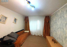 Продаж 2 кімнатної квартири (61,2/17,8/11,8), 1 пов. 16 пов. будинку