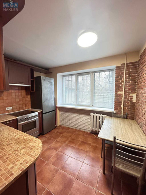 Продаж 1 кімнатної квартири (38/18/8), 1 пов. 5 пов. будинку, <a class="location-link" href="/kiev/" title="Недвижимость Київ">Київ</a>, <a class="location-link" href="/kiev/solomenskij/" title="Недвижимость Солом'янський район">Солом'янський р-н</a>, Любомира Гузара просп., 9а (изображение 1)