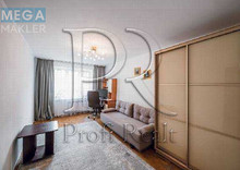 Продаж 3 кімнатної квартири (71/45/8), 1 пов. 16 пов. будинку