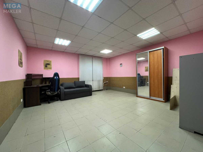 Оренда комерційної нерухомості, 52&nbsp;кв.м, под офис, <a class="location-link" href="/kiev/" title="Недвижимость Київ">Київ</a>, <a class="location-link" href="/kiev/svyatoshinskij/" title="Недвижимость Святошинський район">Святошинський р-н</a>, Святошинская ул., 18 (изображение 1)