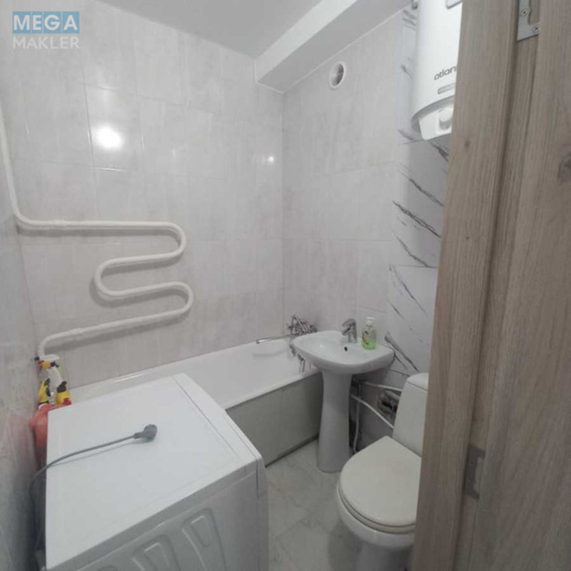 Оренда 1 кімнатної квартири, <a class="location-link" href="/kiev/" title="Недвижимость Київ">Київ</a>, <a class="location-link" href="/kiev/dneprovskij/" title="Недвижимость Дніпровський район">Дніпровський р-н</a>, Верховного Совета бульв., 29А (изображение 1)