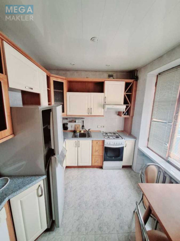 Продаж 1 кімнатної квартири (32/20/6), 3 пов. 5 пов. будинку, <a class="location-link" href="/kiev/" title="Недвижимость Київ">Київ</a>, <a class="location-link" href="/kiev/pecherskij/" title="Недвижимость Печерський район">Печерський р-н</a>, Леси Украинки бульв., 30 (изображение 1)