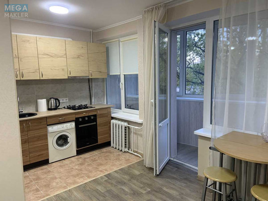 Оренда 1 кімнатної квартири, <a class="location-link" href="/kiev/" title="Недвижимость Київ">Київ</a>, <a class="location-link" href="/kiev/svyatoshinskij/" title="Недвижимость Святошинський район">Святошинський р-н</a>, Львівська вул., 7/9 (изображение 1)
