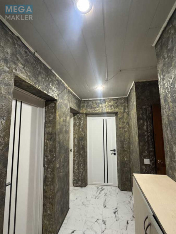 Продаж 3 кімнатної квартири (50,4/?/6,6), 1 пов. 3 пов. будинку, <a class="location-link" href="/kiev/" title="Недвижимость Київ">Київ</a>, <a class="location-link" href="/kiev/podolskij/" title="Недвижимость Подільський район">Подільський р-н</a>, Вітряні Гори вул. (изображение 1)