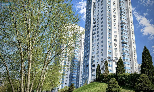 Продаж комерційної нерухомості, 247&nbsp;кв.м, под офис, <a class="location-link" href="/kiev/" title="Недвижимость Київ">Київ</a>, <a class="location-link" href="/kiev/obolonskij/" title="Недвижимость Оболонський район">Оболонський р-н</a>, Оболонський просп., 1 (изображение 1)