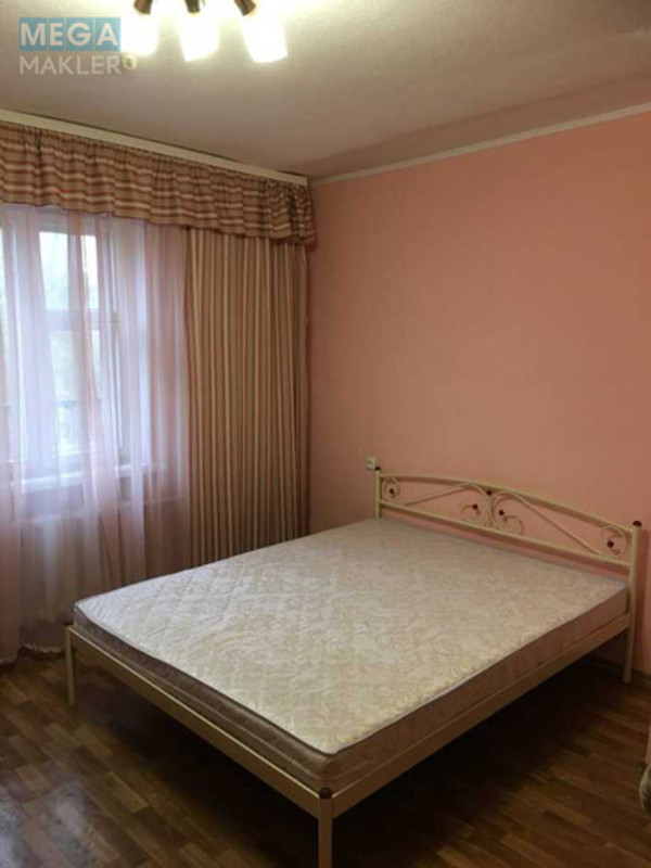 Оренда 1 кімнатної квартири, <a class="location-link" href="/kiev/" title="Недвижимость Київ">Київ</a>, <a class="location-link" href="/kiev/dneprovskij/" title="Недвижимость Дніпровський район">Дніпровський р-н</a>, Соборності просп., 5Б (изображение 1)