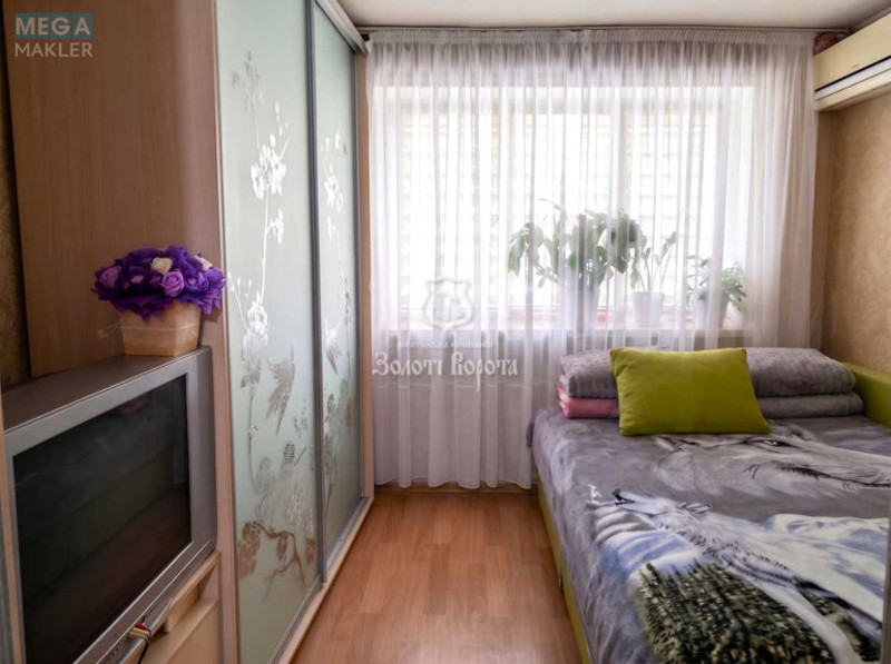 Продаж 18 кімнатної квартири (19/?/?), 4 пов. 5 пов. будинку, <a class="location-link" href="/kiev/" title="Недвижимость Київ">Київ</a>, <a class="location-link" href="/kiev/darnickij/" title="Недвижимость Дарницький район">Дарницький р-н</a>, Волго-Донський пров., 5 (изображение 1)