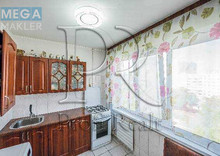 Продаж 3 кімнатної квартири (63/42/8), 8 пов. 9 пов. будинку