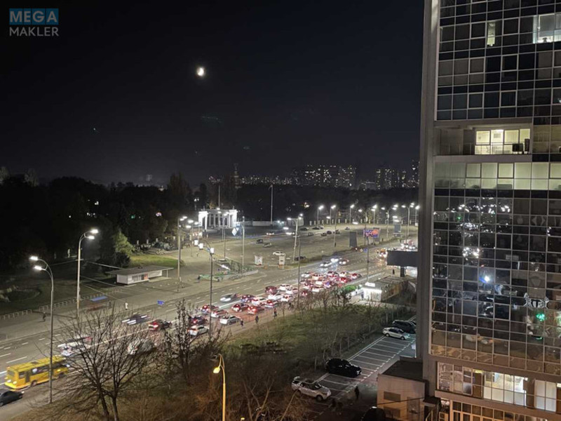 Оренда 3 кімнатної квартири, <a class="location-link" href="/kiev/" title="Недвижимость Київ">Київ</a>, <a class="location-link" href="/kiev/goloseevskij/" title="Недвижимость Голосіївський район">Голосіївський р-н</a>, 40-летия Октября просп., 130/57 (изображение 1)