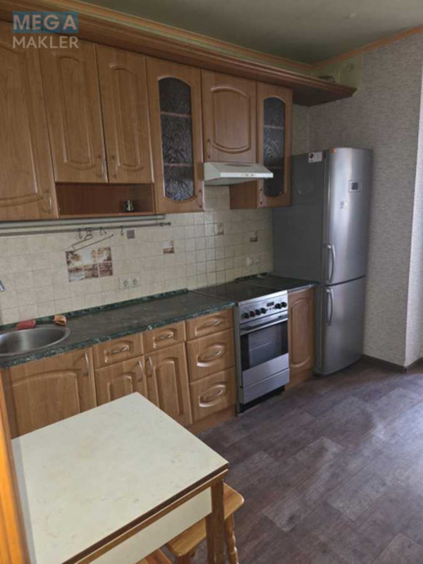 Оренда 1 кімнатної квартири, <a class="location-link" href="/kiev/" title="Недвижимость Київ">Київ</a>, <a class="location-link" href="/kiev/svyatoshinskij/" title="Недвижимость Святошинський район">Святошинський р-н</a>, Василия Верховинца ул., 10 (изображение 1)