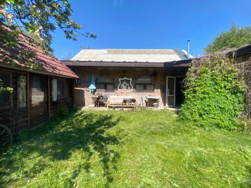 Продаж дома, 2&nbsp;поверху, 320&nbsp;кв.м, 8&nbsp;кімнат, ділянка 10&nbsp;соток, <a class="location-link" href="/glevaha/" title="Недвижимость Глеваха">Глеваха</a>, 11-Дачна, 43-45 (изображение 1)