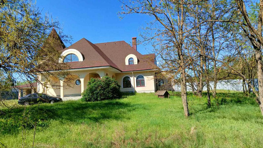 Продаж дома, 2&nbsp;поверху, 490&nbsp;кв.м, 6&nbsp;кімнат, ділянка 36&nbsp;соток, <a class="location-link" href="/procov/" title="Недвижимость Проців">Проців</a>, Веселкова, 18 (изображение 1)