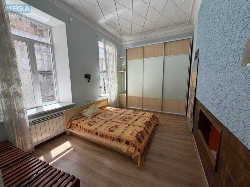 Оренда 3 кімнатної квартири, <a class="location-link" href="/odessa/" title="Недвижимость Одеса">Одеса</a>, <a class="location-link" href="/odessa/primorskij/" title="Недвижимость Приморський район">Приморський р-н</a>, Коблевская, 9 (изображение 1)