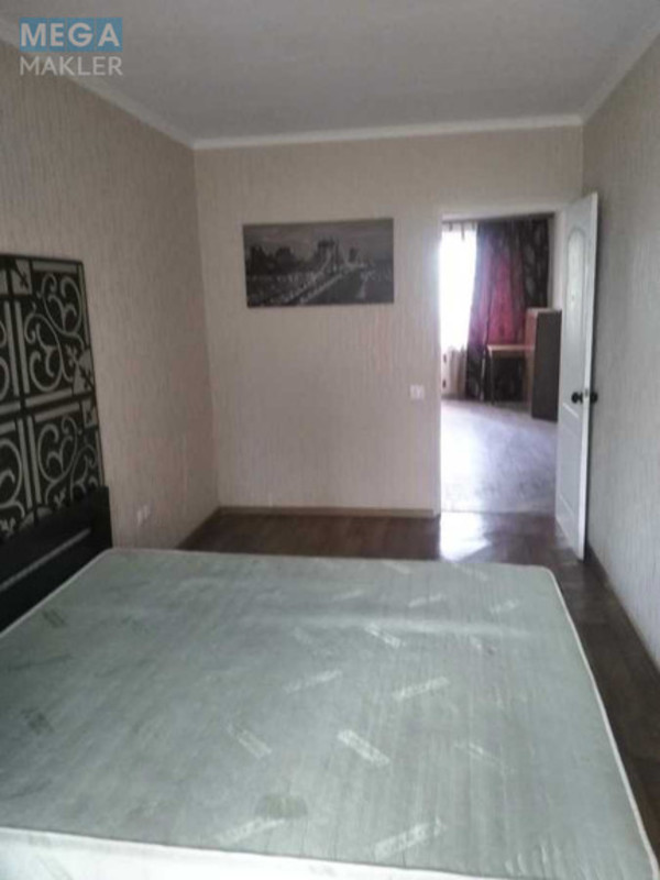Оренда 3 кімнатної квартири, <a class="location-link" href="/kiev/" title="Недвижимость Київ">Київ</a>, <a class="location-link" href="/kiev/goloseevskij/" title="Недвижимость Голосіївський район">Голосіївський р-н</a>, Композитора Лятошинского ул., 14а (изображение 1)