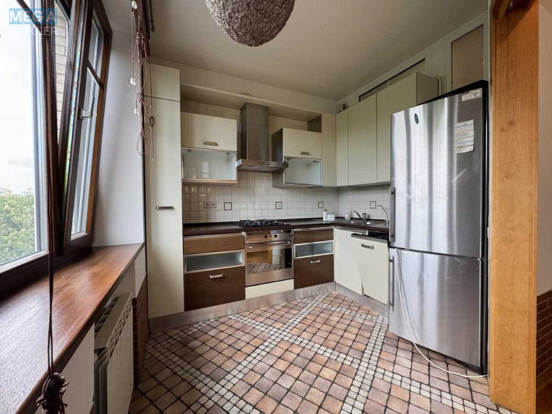 Продаж 3 кімнатної квартири (75/40/20), 5 пов. 5 пов. будинку, <a class="location-link" href="/kiev/" title="Недвижимость Київ">Київ</a>, <a class="location-link" href="/kiev/pecherskij/" title="Недвижимость Печерський район">Печерський р-н</a>, Ивана Мазепы ул., 4 (изображение 1)