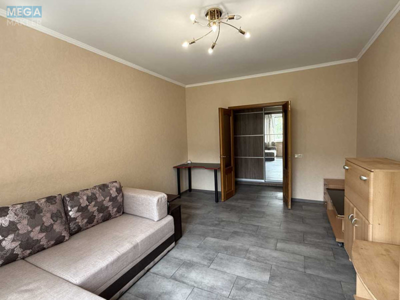 Продаж 3 кімнатної квартири (72/47/10), 5 пов. 10 пов. будинку, <a class="location-link" href="/kiev/" title="Недвижимость Київ">Київ</a>, <a class="location-link" href="/kiev/svyatoshinskij/" title="Недвижимость Святошинський район">Святошинський р-н</a>, Ірпінська вул., 62 (изображение 1)