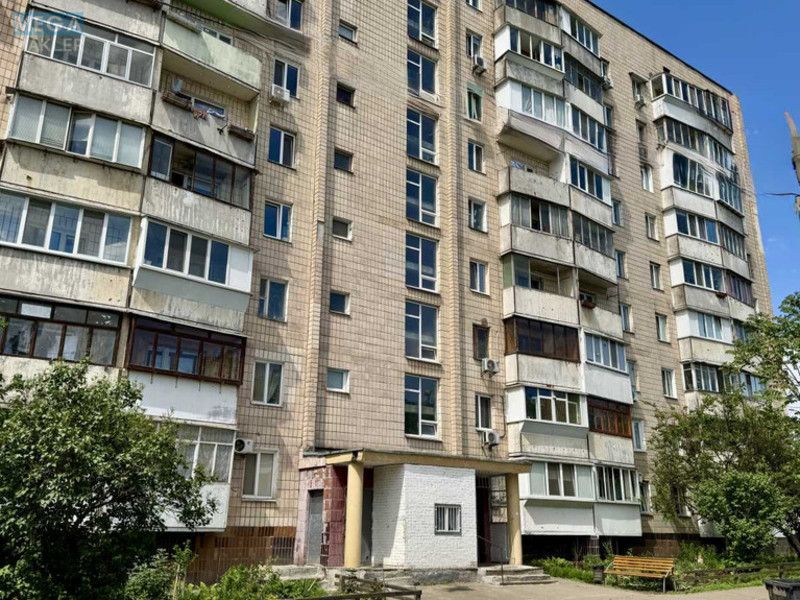 Продаж 1 кімнатної квартири (34,6/19,9/6,5), 4 пов. 9 пов. будинку, <a class="location-link" href="/kiev/" title="Недвижимость Київ">Київ</a>, <a class="location-link" href="/kiev/svyatoshinskij/" title="Недвижимость Святошинський район">Святошинський р-н</a>, Генерала Наумова ул., 19 (изображение 1)