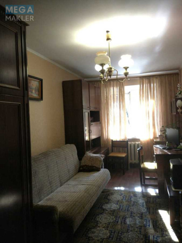 Оренда кімнати (підселення), <a class="location-link" href="/odessa/" title="Недвижимость Одеса">Одеса</a>, <a class="location-link" href="/odessa/primorskij/" title="Недвижимость Приморський район">Приморський р-н</a>, Среднефонтанская, 47/51 (изображение 1)