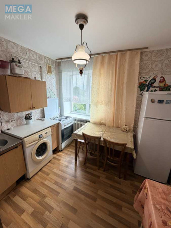 Продаж 4 кімнатної квартири (79,8/52,5/7,4), 4 пов. 4 пов. будинку, <a class="location-link" href="/cibli/" title="Недвижимость Циблі">Циблі</a>, Набережна, 10 (изображение 1)