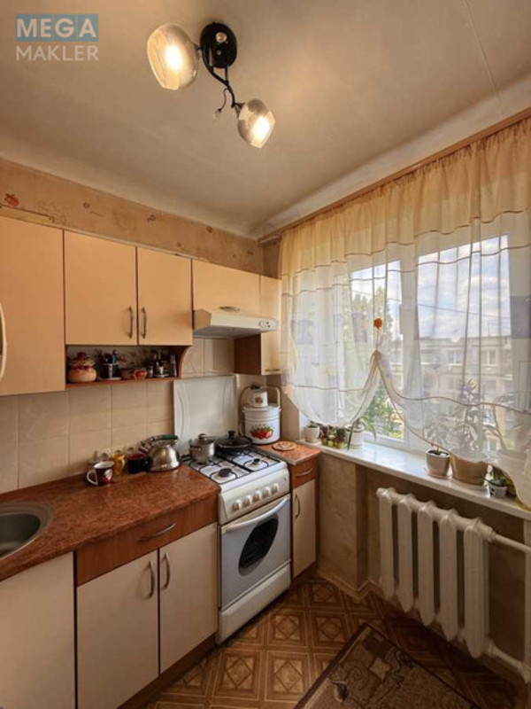 Продаж 2 кімнатної квартири (48/?/6), 5 пов. 5 пов. будинку, <a class="location-link" href="/dnepropetrovsk/" title="Недвижимость Дніпра">Дніпро</a>, Осеняя, 3 (изображение 1)