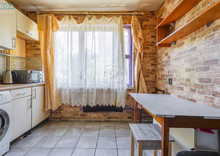 Продаж 3 кімнатної квартири (71/46/6,5), 2 пов. 9 пов. будинку