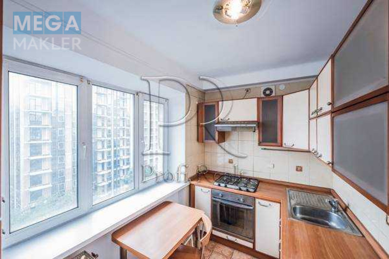 Продаж 3 кімнатної квартири (69/42/7), 9 пов. 9 пов. будинку, <a class="location-link" href="/kiev/" title="Недвижимость Київ">Київ</a>, <a class="location-link" href="/kiev/pecherskij/" title="Недвижимость Печерський район">Печерський р-н</a>, Велика Васильківська вулиця, 102 (изображение 1)
