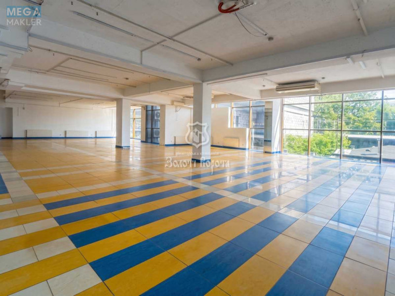 Продаж комерційної нерухомості, 222&nbsp;кв.м, под офис, <a class="location-link" href="/kiev/" title="Недвижимость Київ">Київ</a>, <a class="location-link" href="/kiev/svyatoshinskij/" title="Недвижимость Святошинський район">Святошинський р-н</a>, Берестейський просп., 136 (изображение 1)