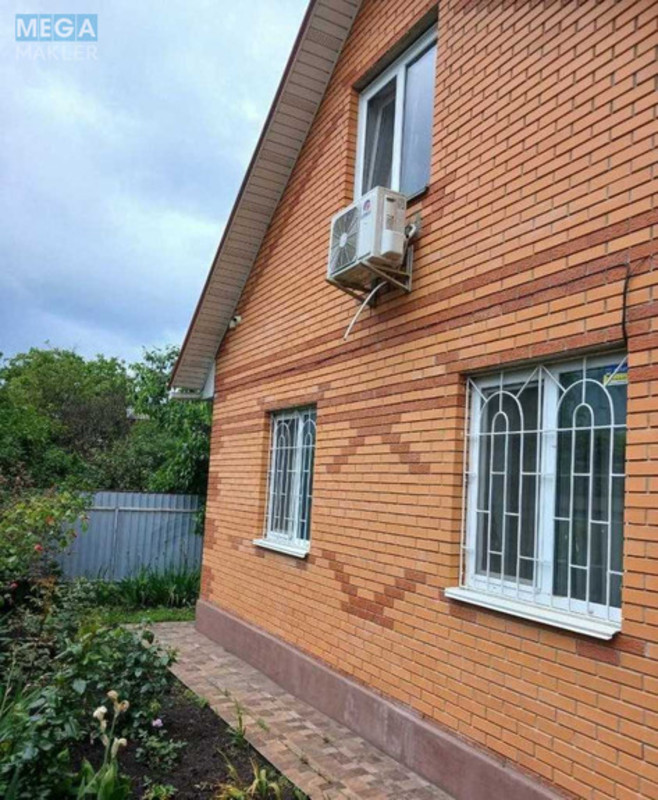 Продаж дома, 2&nbsp;поверху, 135,60&nbsp;кв.м, 5&nbsp;кімнат, ділянка 8&nbsp;соток, <a class="location-link" href="/kiev/" title="Недвижимость Київ">Київ</a>, <a class="location-link" href="/kiev/svyatoshinskij/" title="Недвижимость Святошинський район">Святошинський р-н</a>, Звязківців вул., 2 (изображение 1)