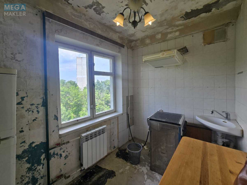 Продаж 3 кімнатної квартири (60/42/7), 8 пов. 9 пов. будинку, <a class="location-link" href="/kiev/" title="Недвижимость Київ">Київ</a>, <a class="location-link" href="/kiev/goloseevskij/" title="Недвижимость Голосіївський район">Голосіївський р-н</a>, Васильковская ул., 2-А (изображение 1)
