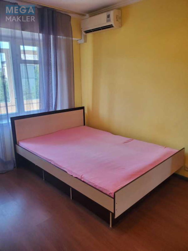 Оренда 1 кімнатної квартири, <a class="location-link" href="/kiev/" title="Недвижимость Київ">Київ</a>, <a class="location-link" href="/kiev/dneprovskij/" title="Недвижимость Дніпровський район">Дніпровський р-н</a>, Тампере вул., 4 (изображение 1)