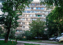 Продаж 2 кімнатної квартири (67,8/33,1/7,5), 4 пов. 9 пов. будинку